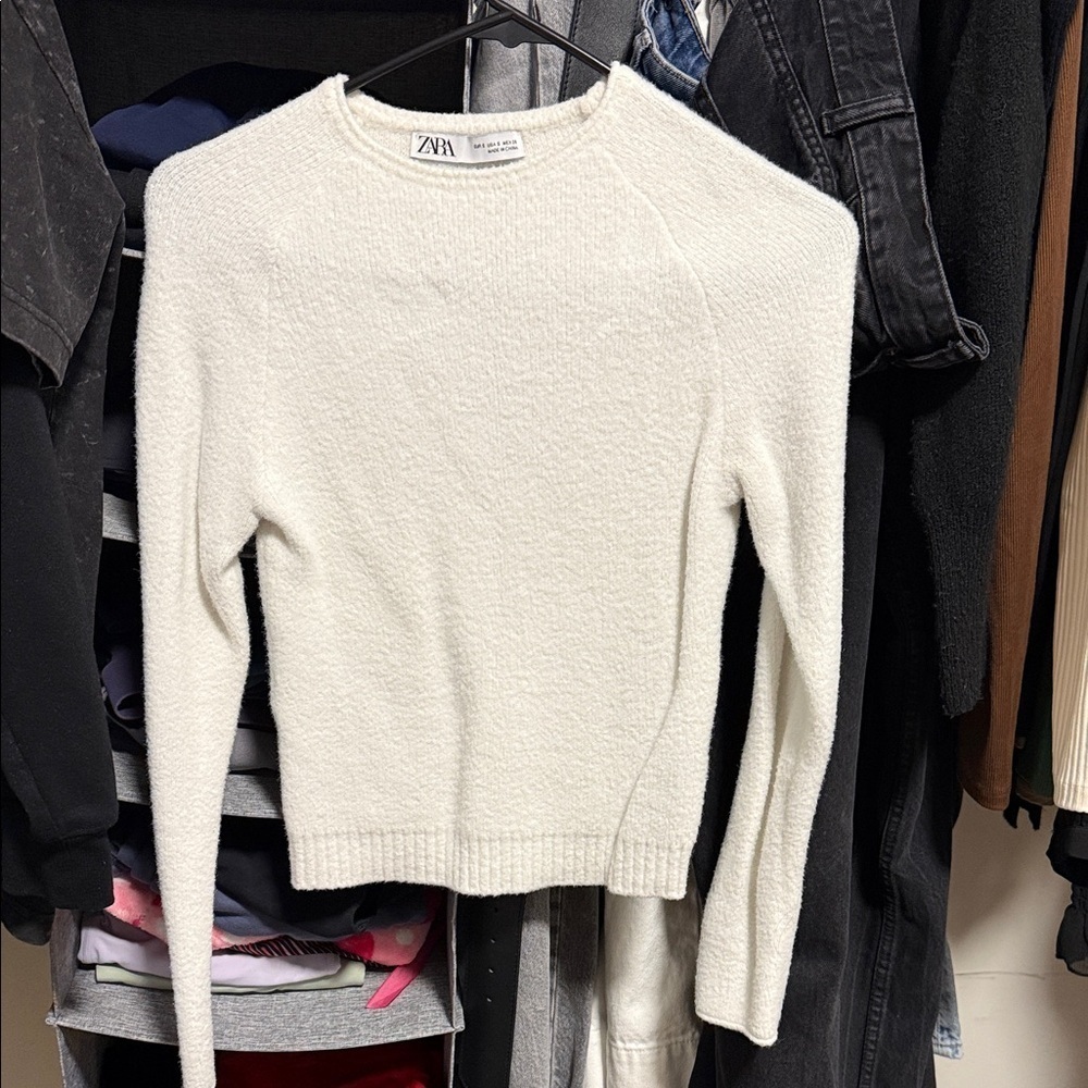 Zara Women's Cream Crew Neck Sweater